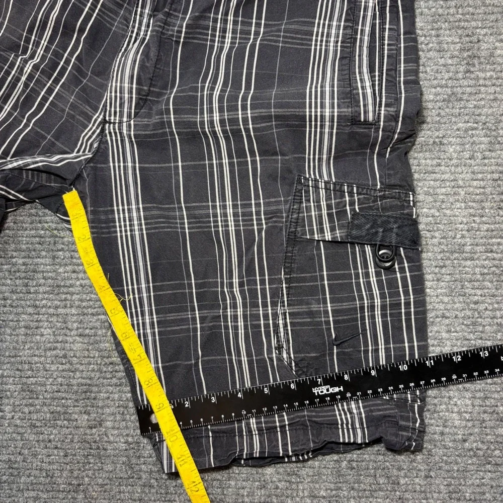 Nike The Athletic Dept Mens Black White Plaid Cargo Shorts Size Large L 36 Waist